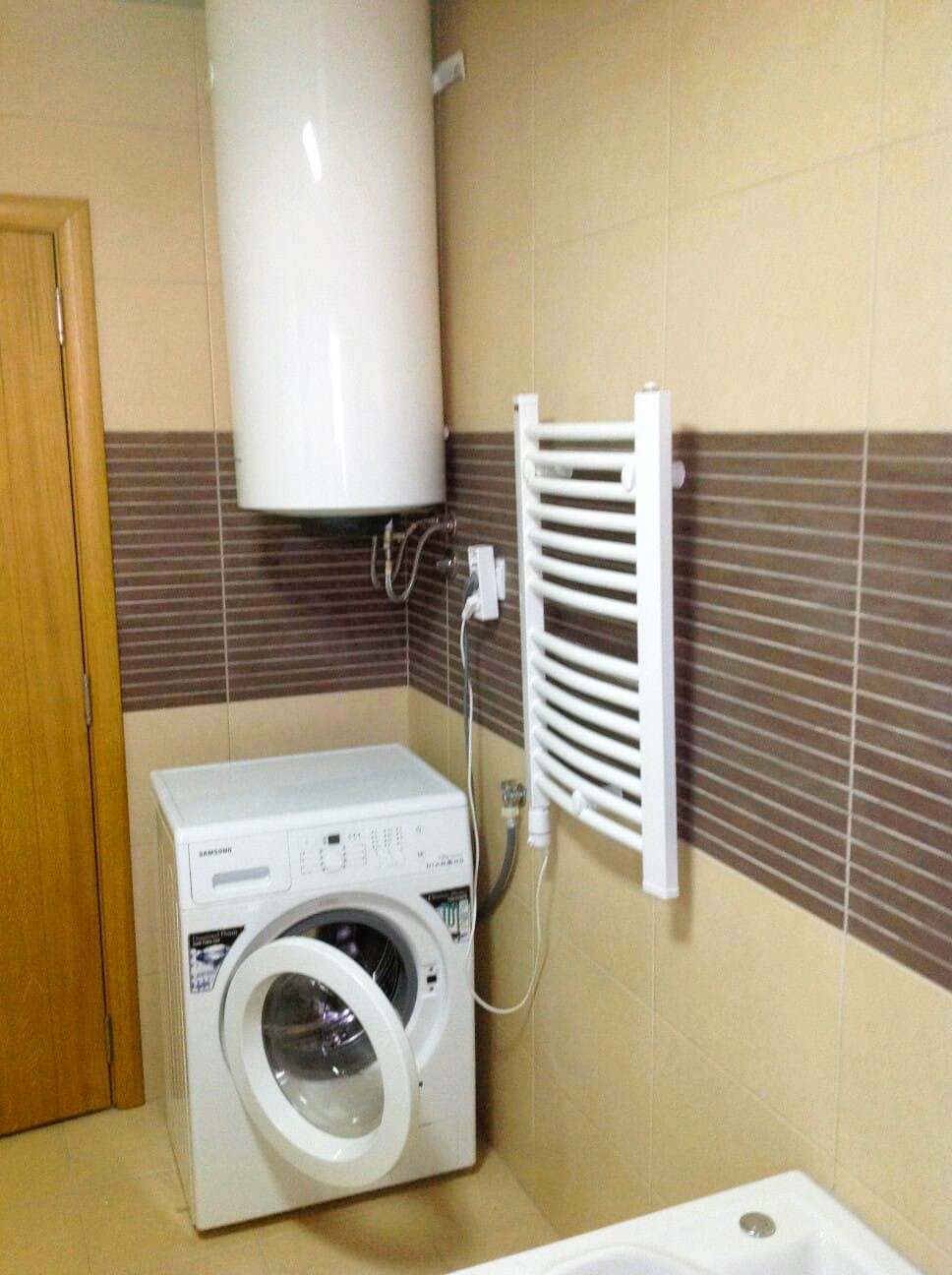 Spacious Home for Sale in Bar – 360m², 7 Beds, Large Plot, Montenegro – MREALE94