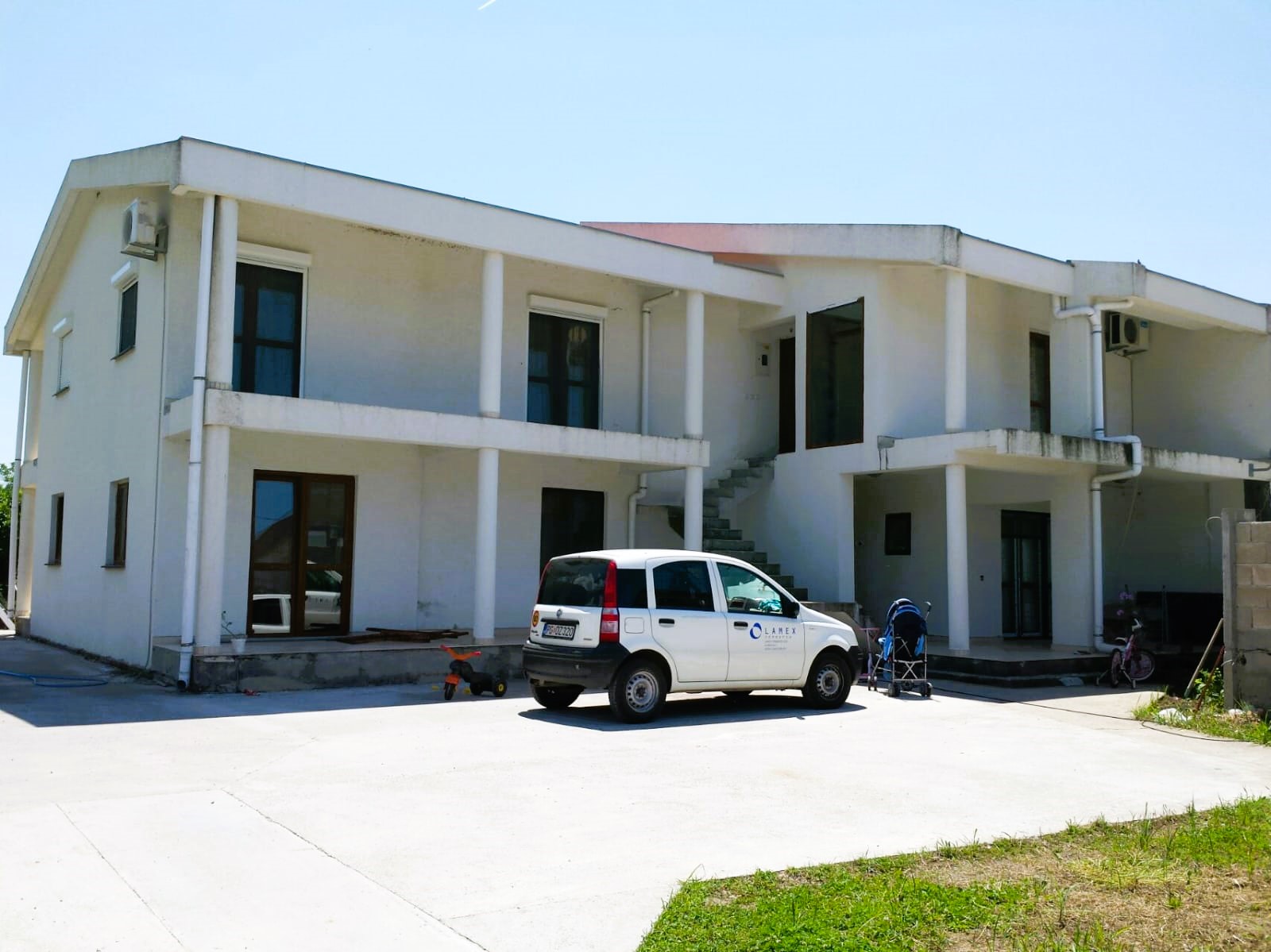 Spacious Home for Sale in Bar – 360m², 7 Beds, Large Plot, Montenegro – MREALE94