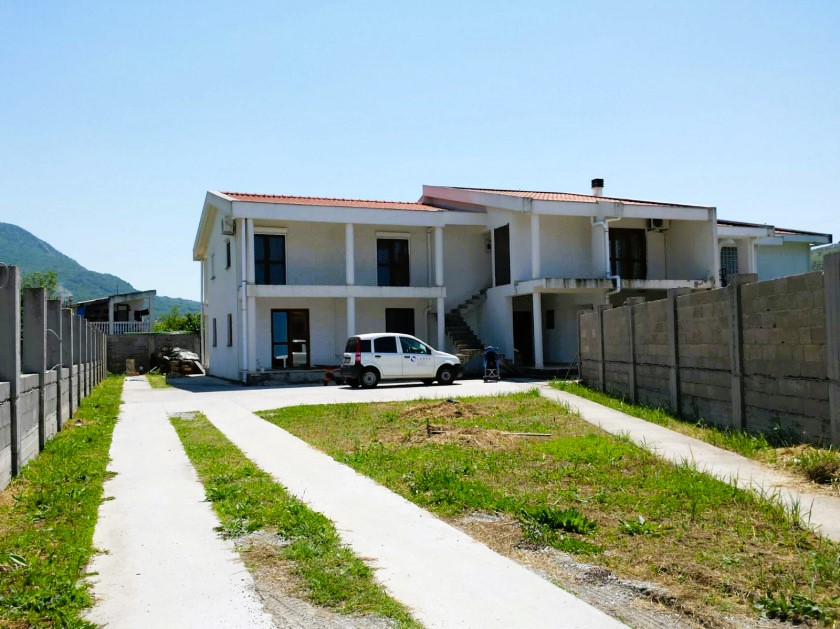 Spacious Home for Sale in Bar – 360m², 7 Beds, Large Plot, Montenegro – MREALE94