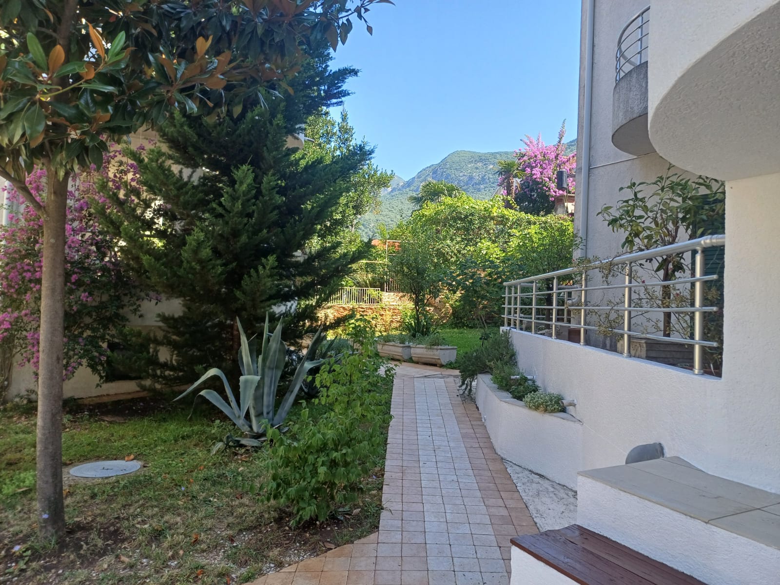 Duplex Apartment for Sale in Risan – 130 m² in Roman Gardens Complex, Montenegro – MRENB97