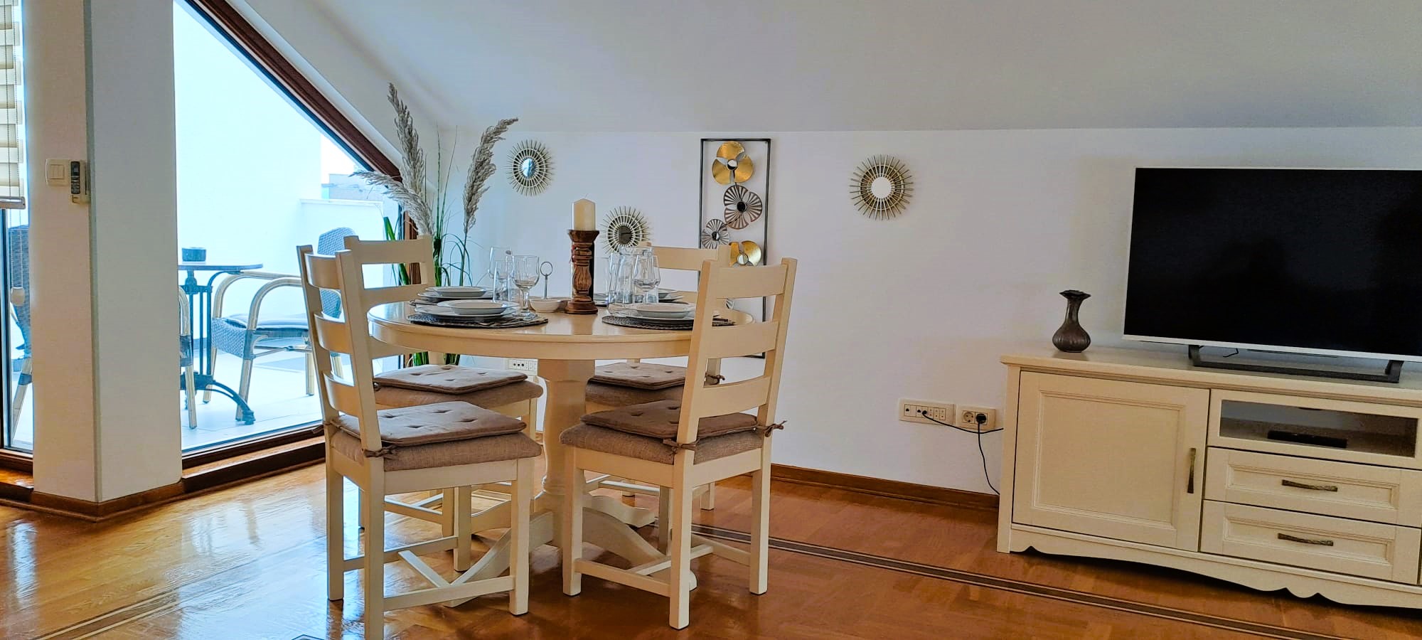 Penthouse Apartment for Sale in Budva – Central Location with Sea View, Montenegro – MRENB98