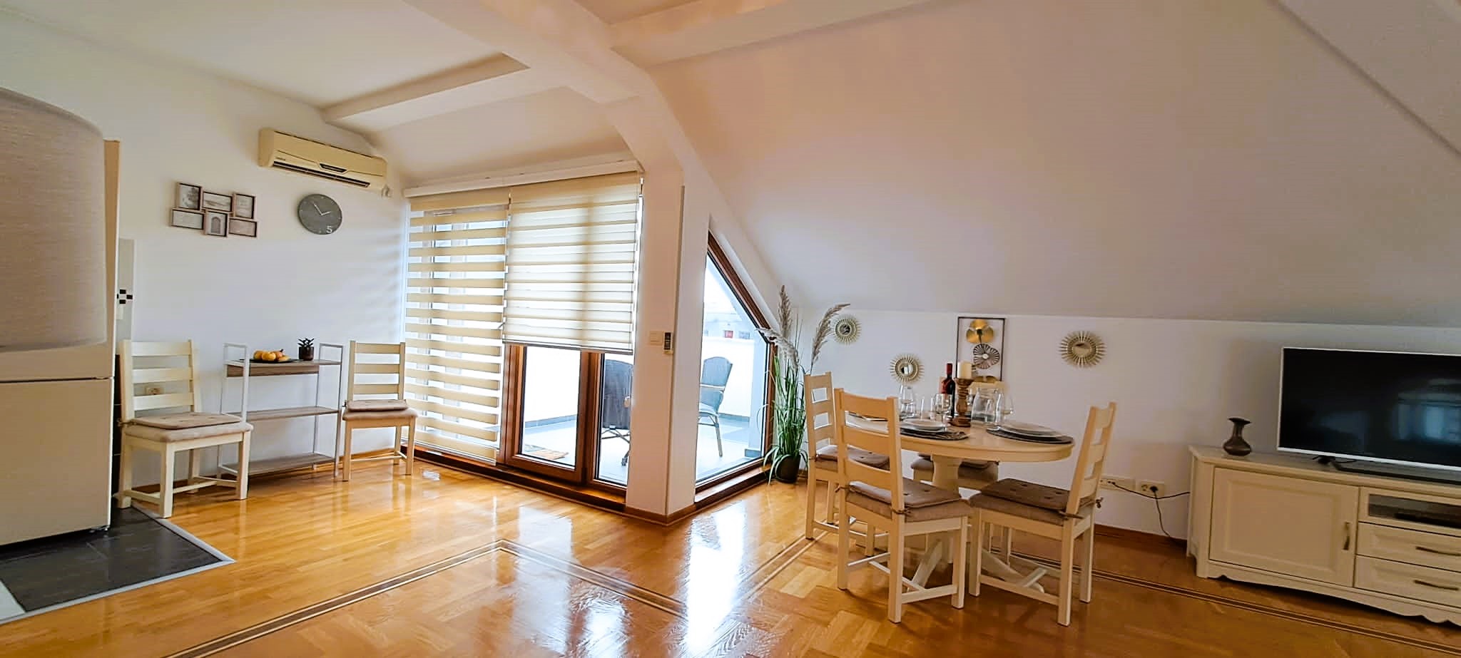 Penthouse Apartment for Sale in Budva – Central Location with Sea View, Montenegro – MRENB98