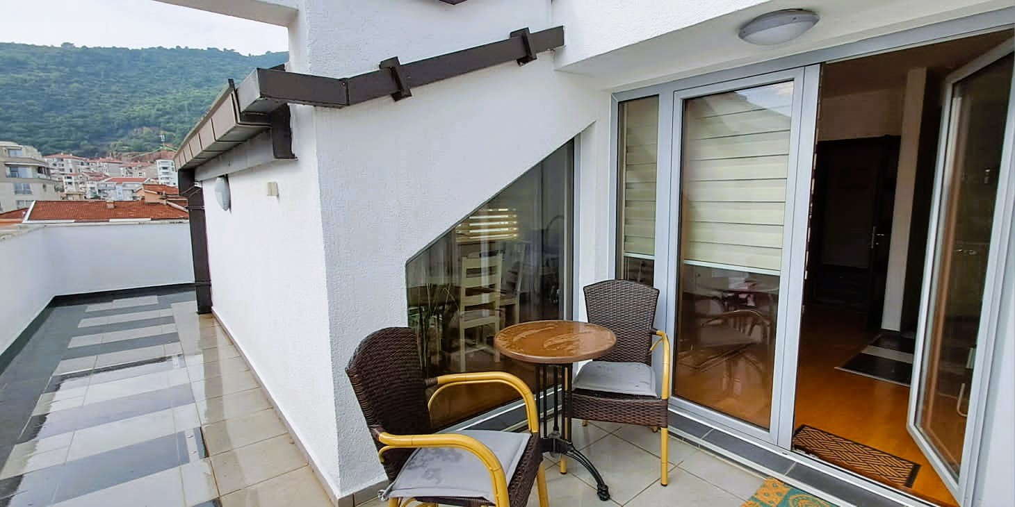 Penthouse Apartment for Sale in Budva – Central Location with Sea View, Montenegro – MRENB98