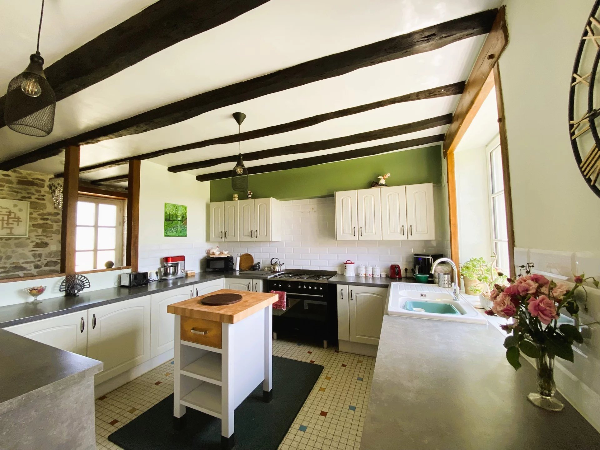 Beautiful country house with a large garden and barns, Limousin – France – BVI82320