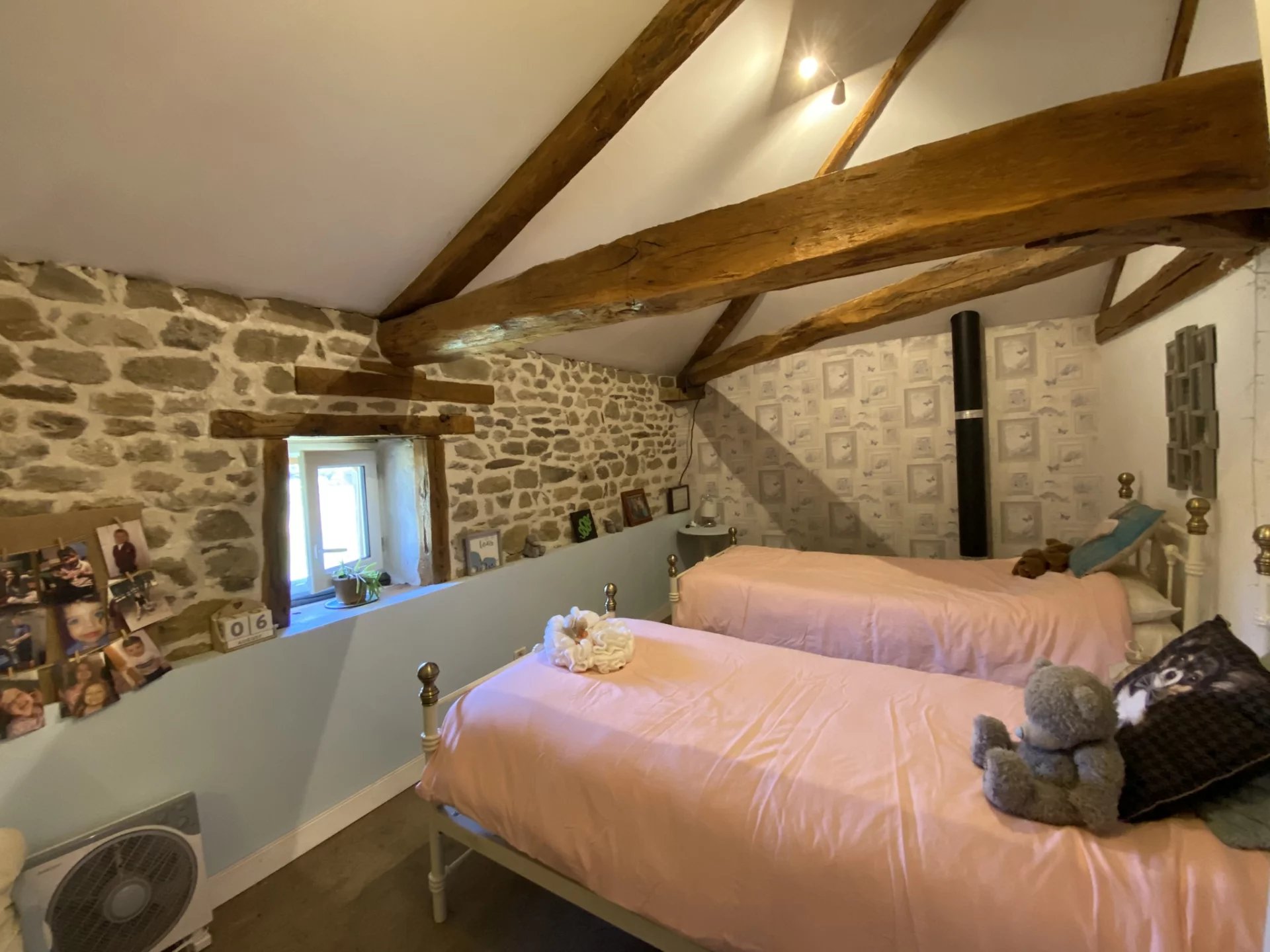 Beautiful country house with a large garden and barns, Limousin – France – BVI82320