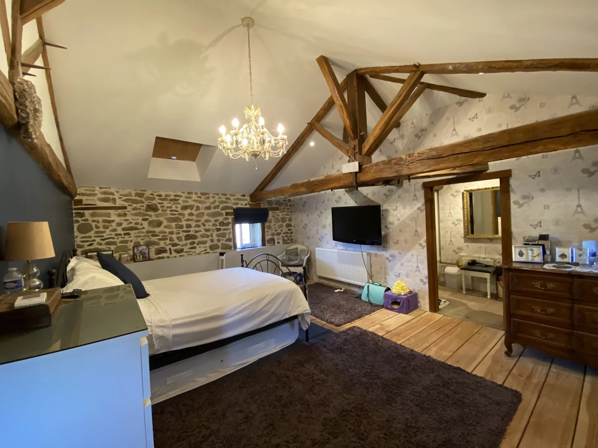 Beautiful country house with a large garden and barns, Limousin – France – BVI82320