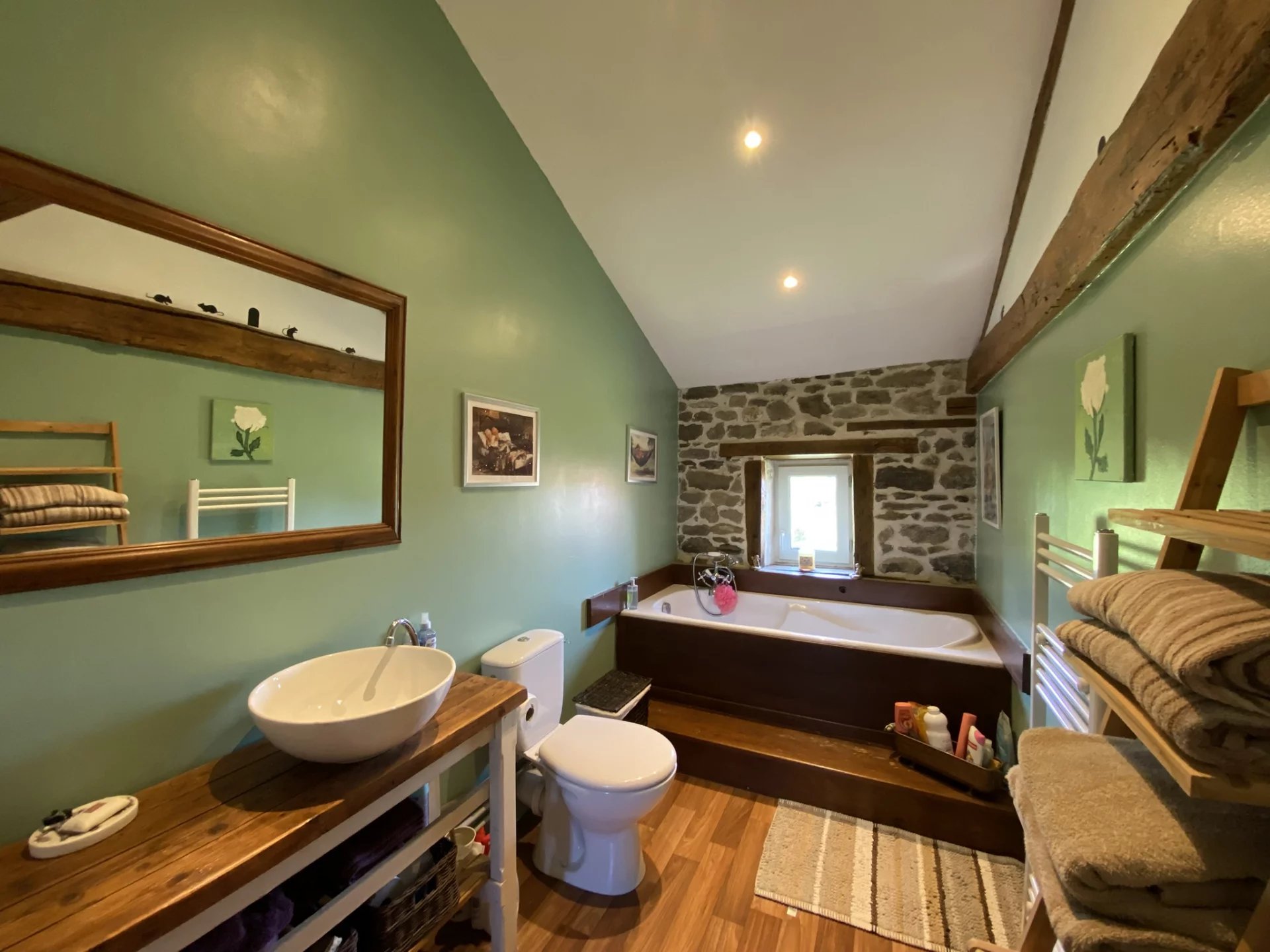 Beautiful country house with a large garden and barns, Limousin – France – BVI82320