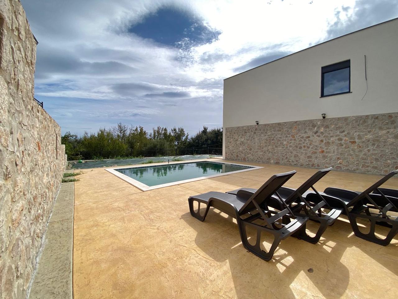 Villa for Sale Sutomore – New Modern Home with Sea View, Pool & Garage, Montenegro – MREVES2