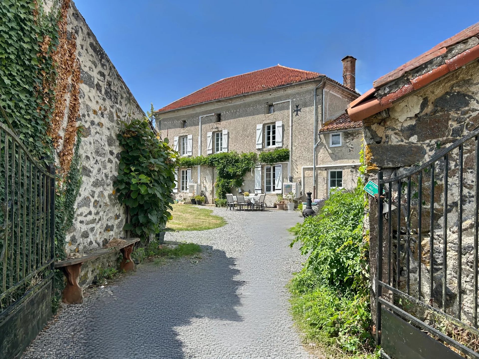 Charming 4/5-Bedroom Detached Farmhouse with 3 Hectares and Gîte Potential, Poitou-Charentes – France – BVI81689