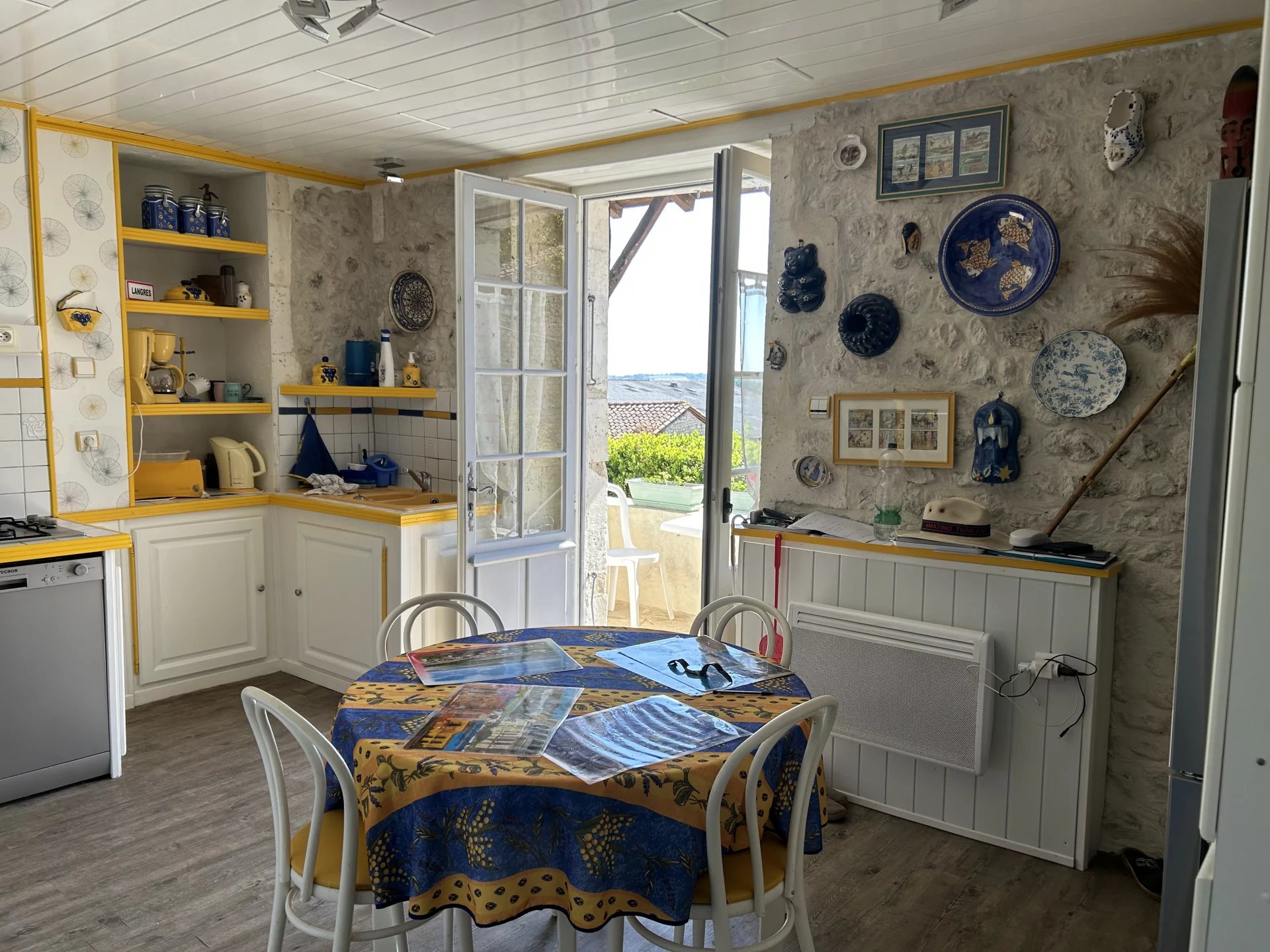 Charming Country Retreat with Pool and Barn, Poitou-Charentes – France – BVI81901