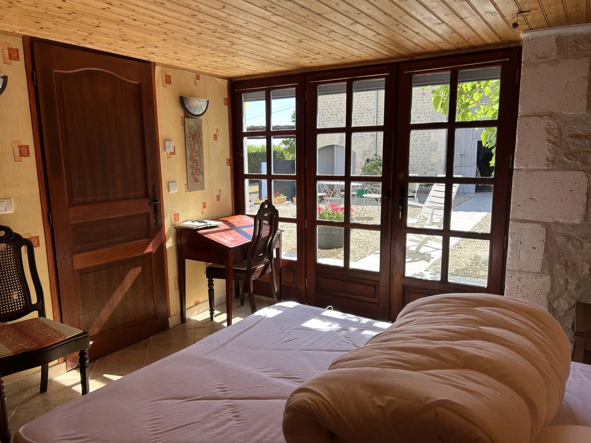 Charming Country Retreat with Pool and Barn, Poitou-Charentes – France – BVI81901