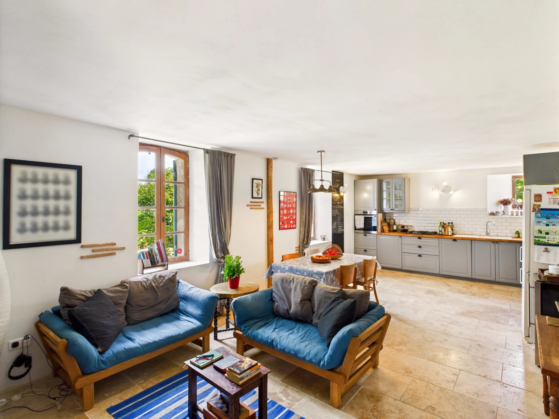 Idyllic Stone Farmhouse Amid Sunflower Fields, Aquitaine – France – BVI80786