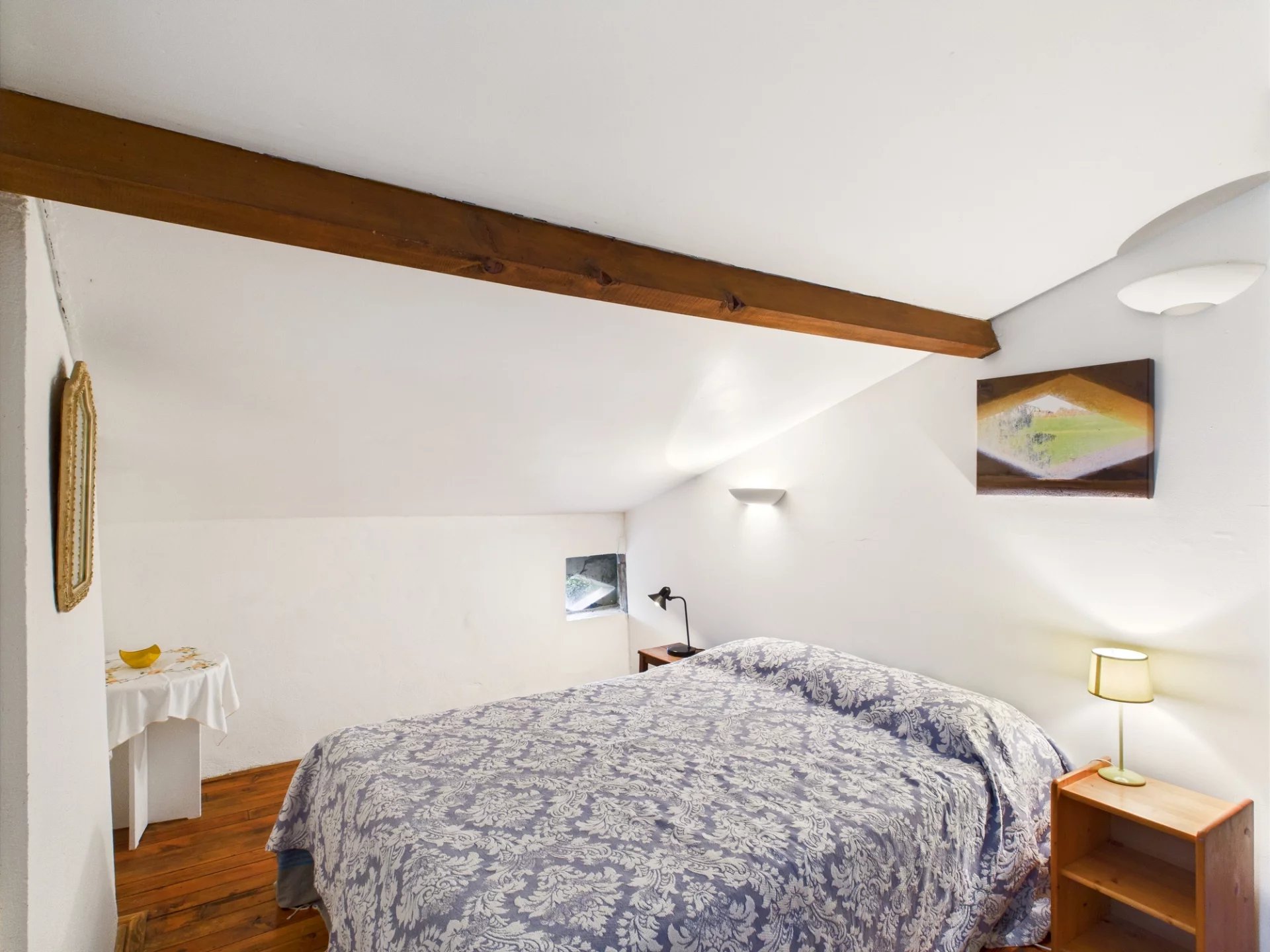 Idyllic Stone Farmhouse Amid Sunflower Fields, Aquitaine – France – BVI80786