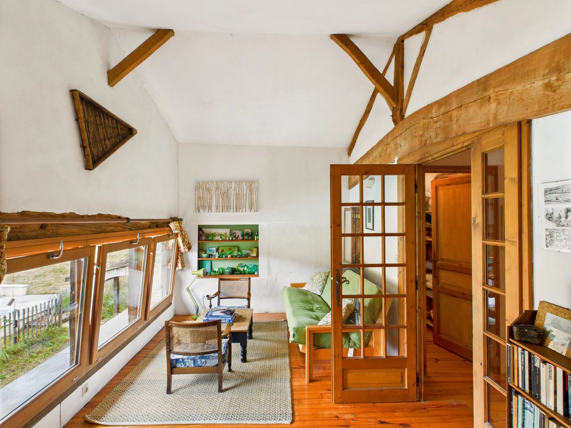 Idyllic Stone Farmhouse Amid Sunflower Fields, Aquitaine – France – BVI80786