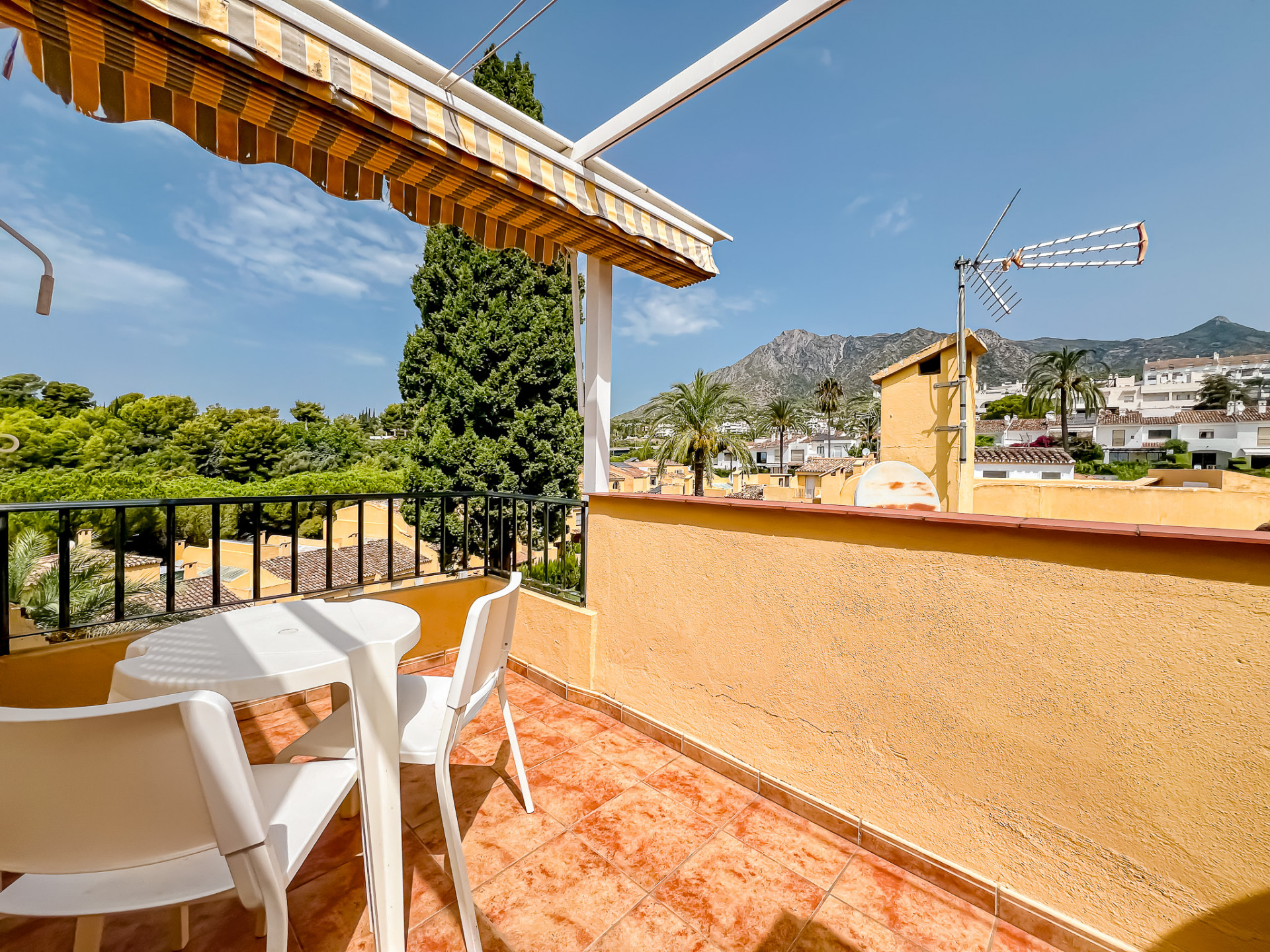 2 bedroom Town House in Marbella, Malaga, Spain – 428-04773P