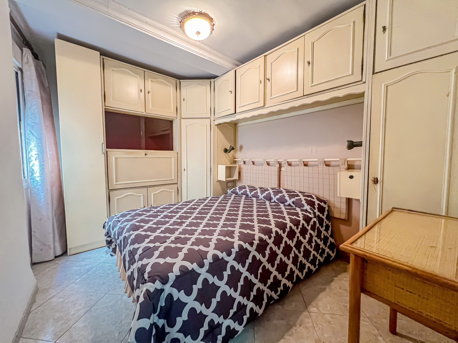 2 bedroom Apartment in Marbella, Malaga, Spain – 428-04781P