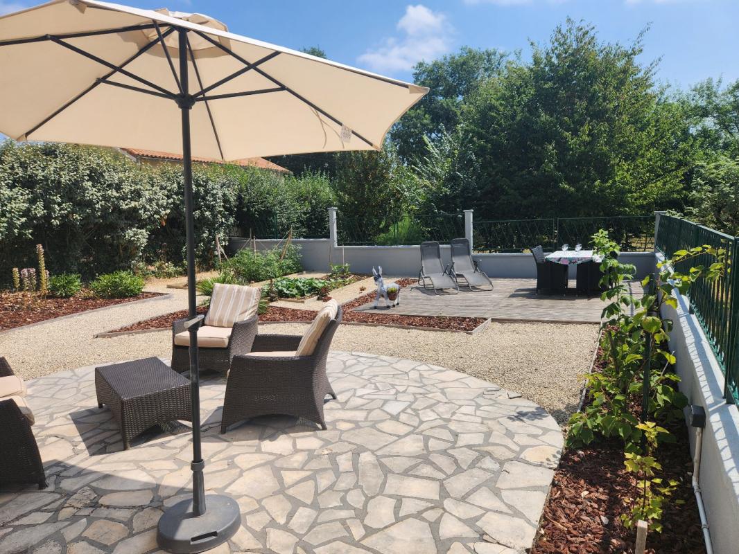 2 bedroom maison in Pressac, Vienne, France – E65FFDE6C72743A8