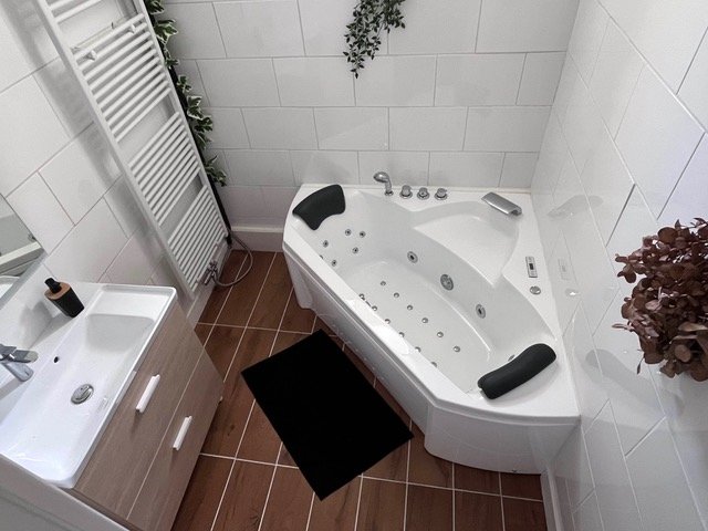 2 bedroom maison in Pressac, Vienne, France – E65FFDE6C72743A8