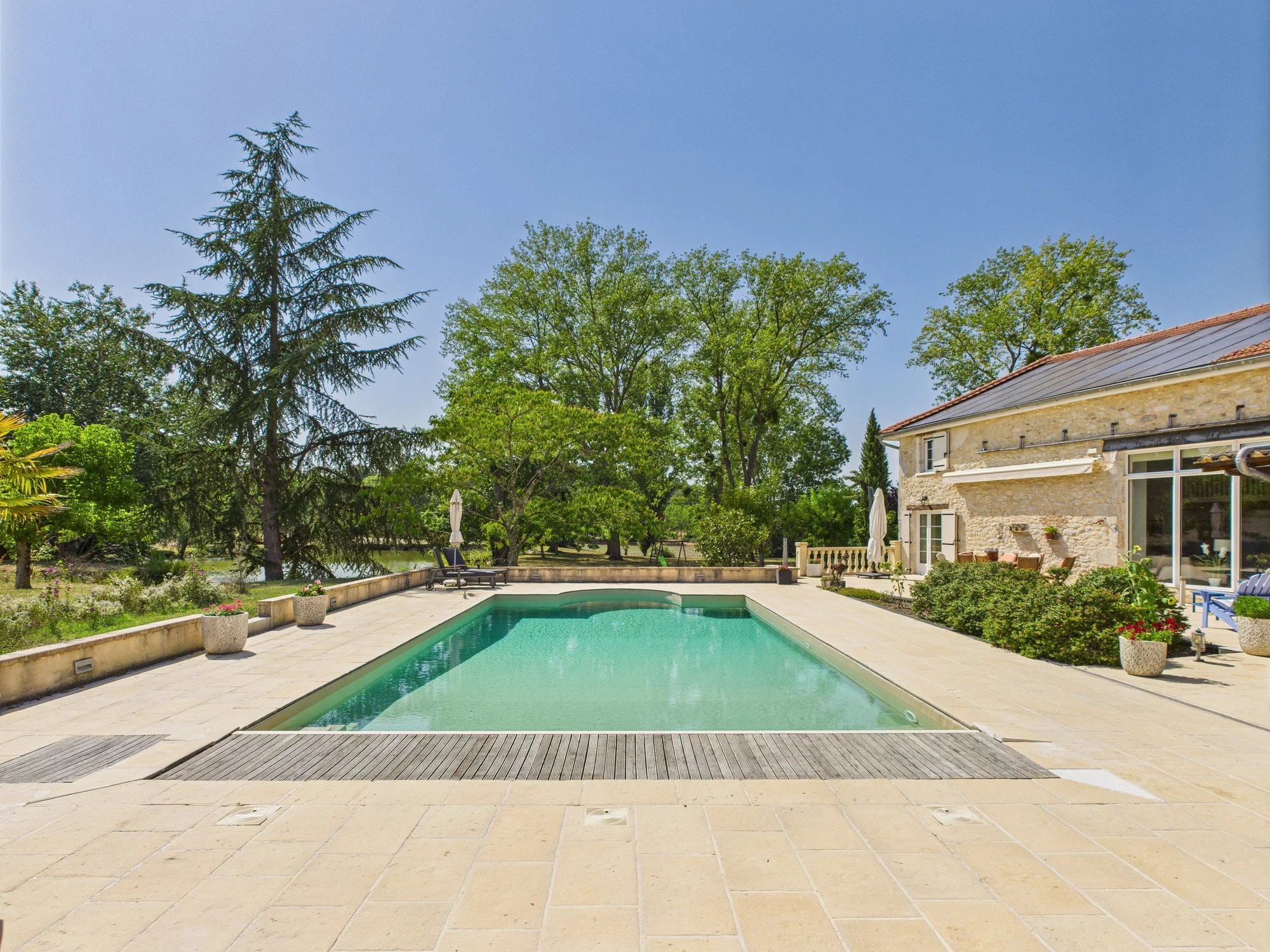 Luxury stone residence with pool, private lake and landscaped park between Bergerac and Saint-Émilion, Aquitaine – France – BVI71111