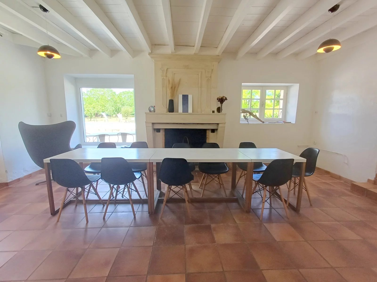 Imposing Manor House with Pool and Glorious garden – Close to the Coast, Poitou-Charentes – France – BVI80324