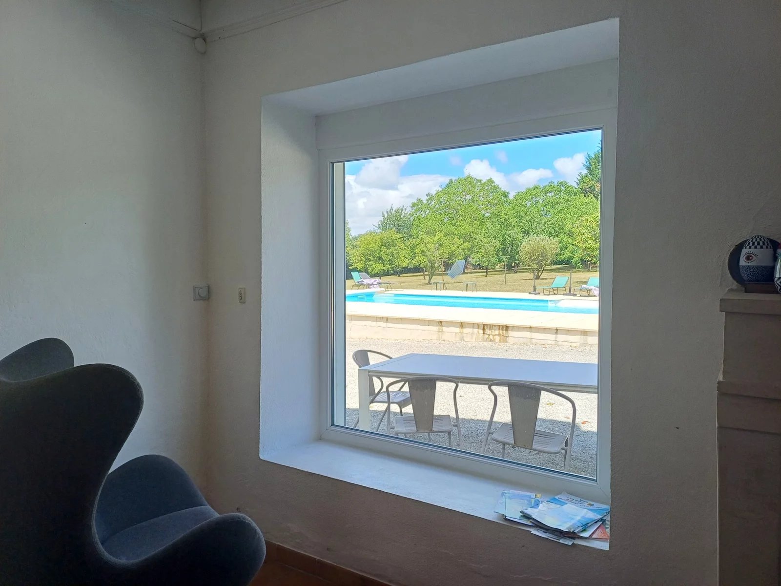 Imposing Manor House with Pool and Glorious garden – Close to the Coast, Poitou-Charentes – France – BVI80324