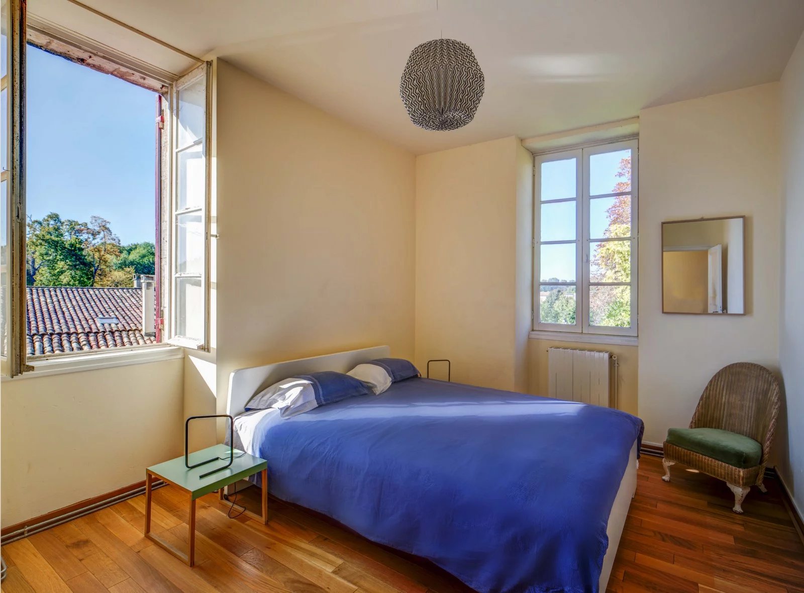 Imposing Manor House with Pool and Glorious garden – Close to the Coast, Poitou-Charentes – France – BVI80324