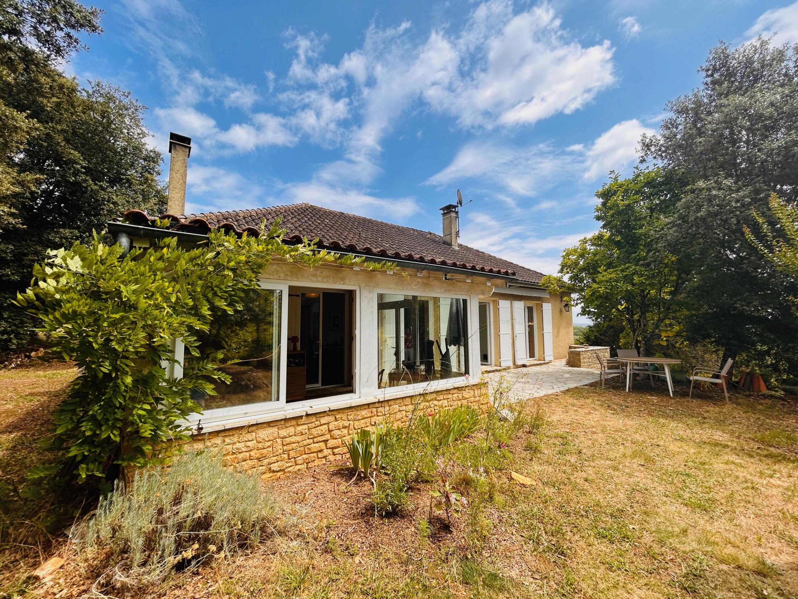 3-bed Sarlat house with Views and Building Plot, Aquitaine – France – BVI81142