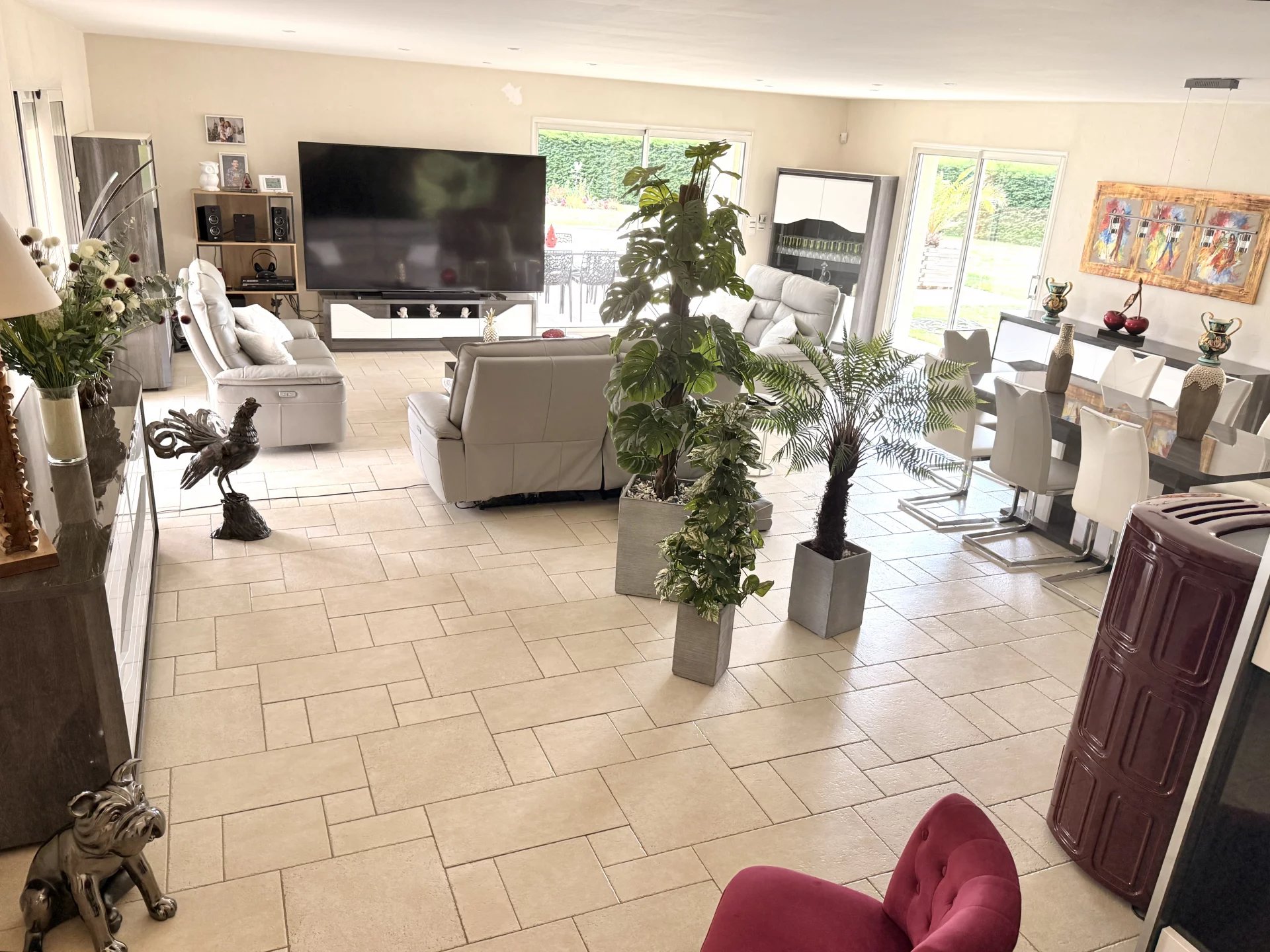 Elegant Home with Pool, Large Garden and Electric Gate – Short Distance to Brigueuil Centre, Poitou-Charentes – France – BVI82283