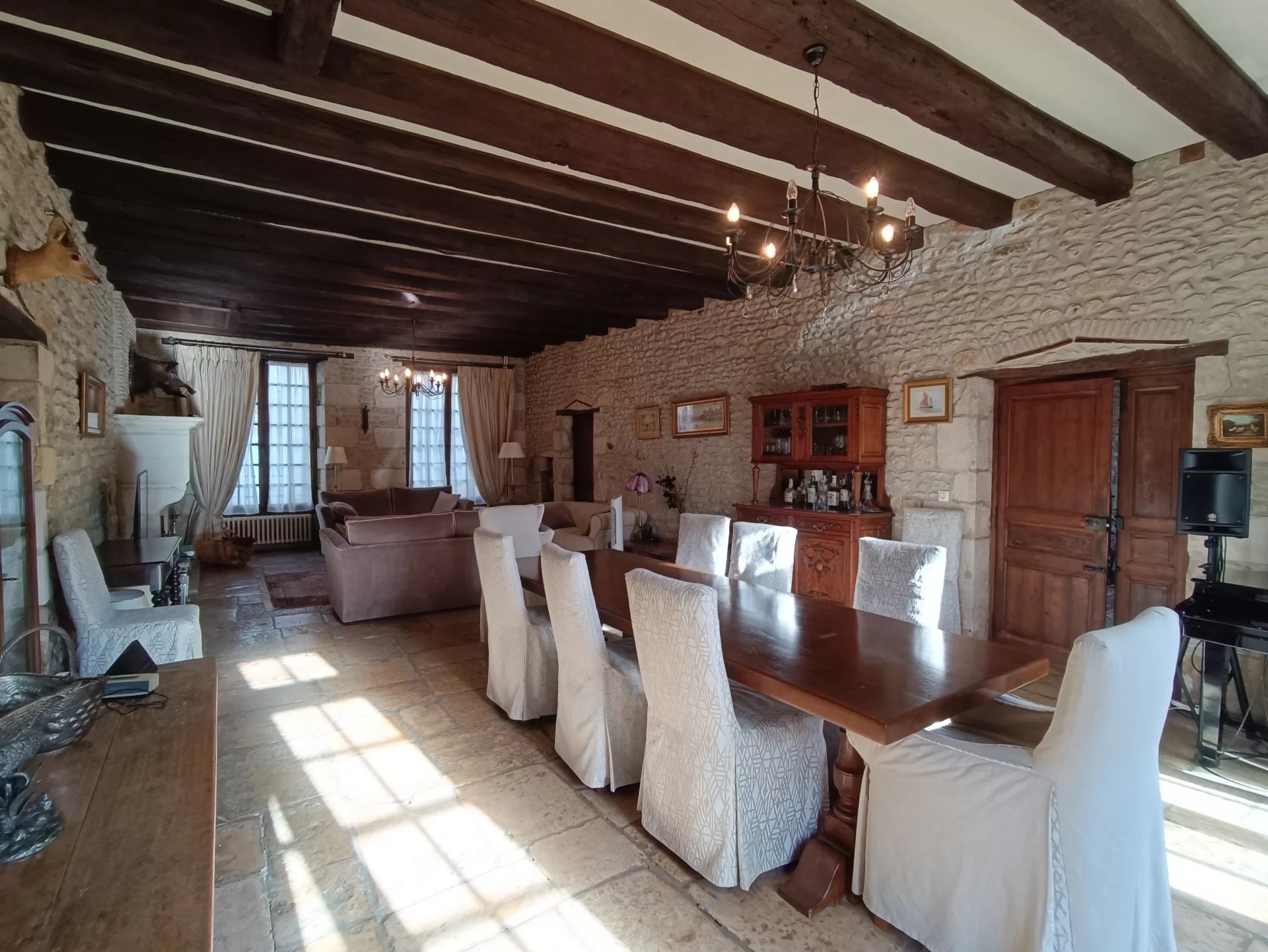 Stylish town house with river frontage, Poitou-Charentes – France – BVI65942