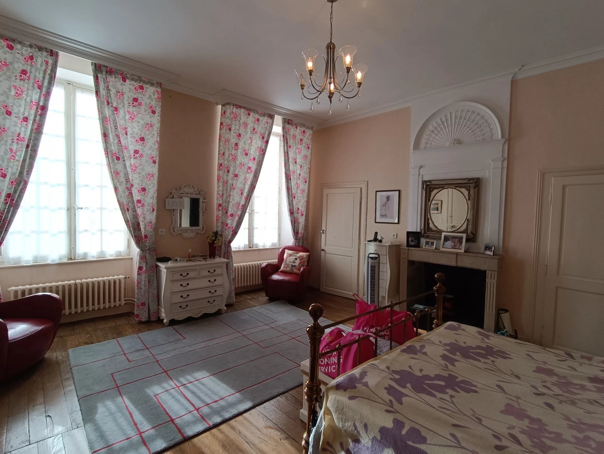 Stylish town house with river frontage, Poitou-Charentes – France – BVI65942