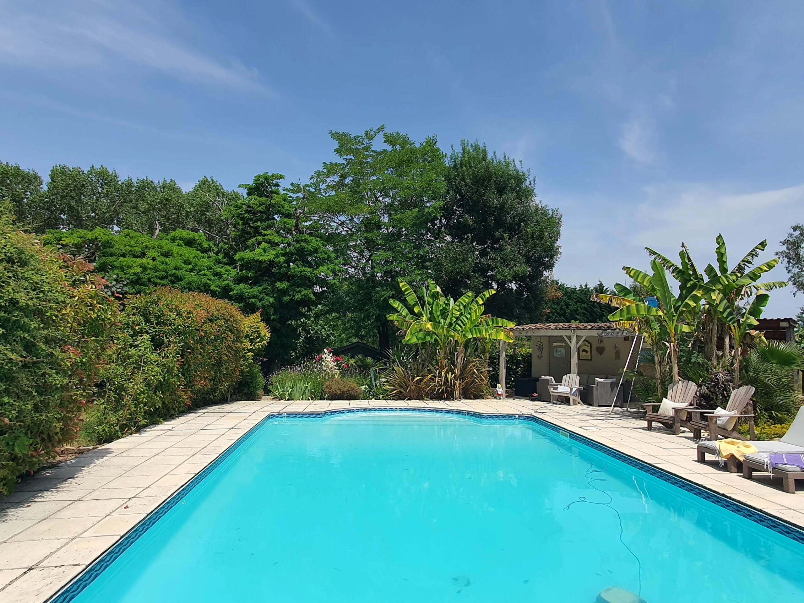 Beautiful 6/7 bedroom home with pool and guest apartment, Aquitaine – France – BVI81682