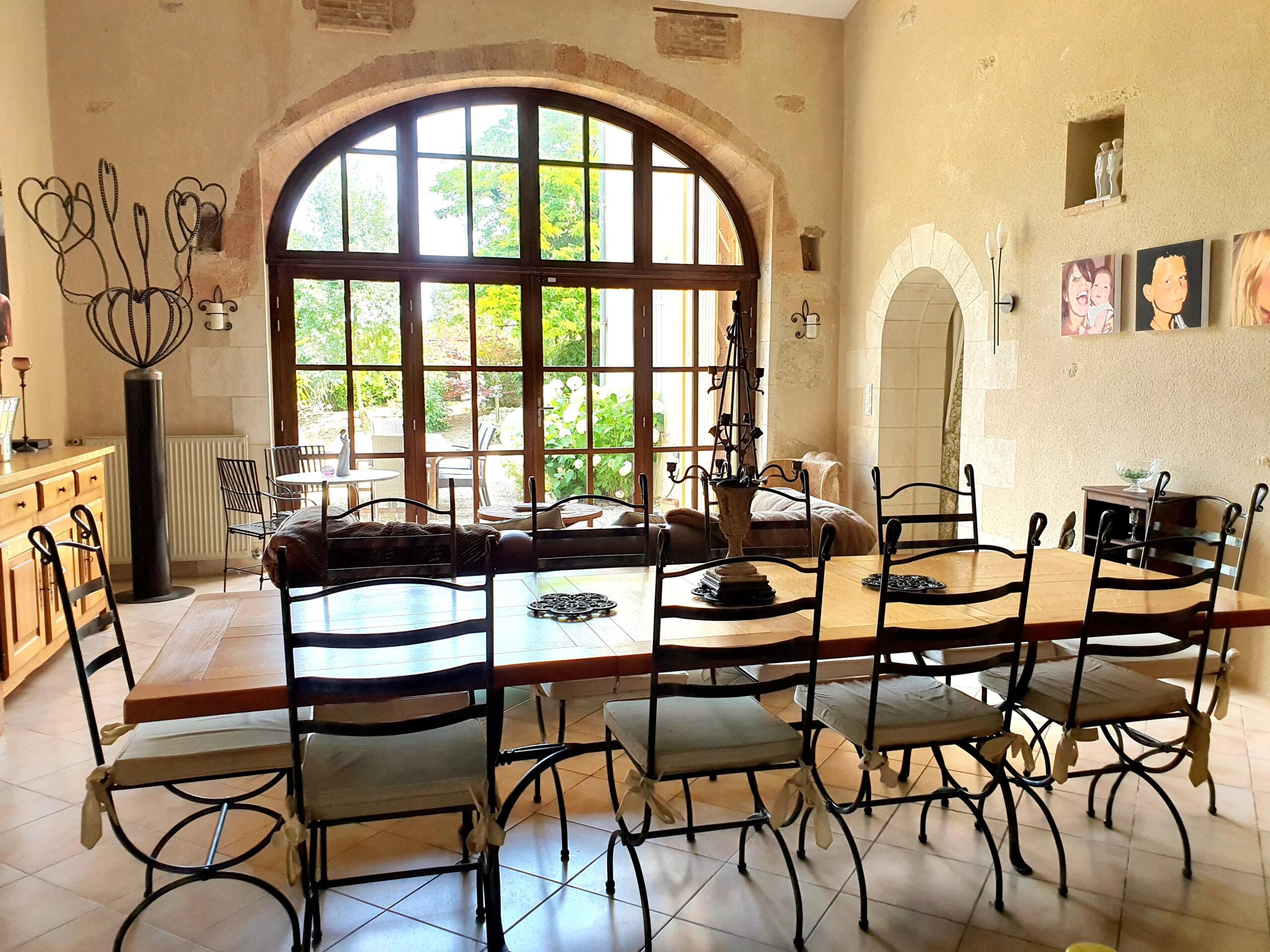 Beautiful 6/7 bedroom home with pool and guest apartment, Aquitaine – France – BVI81682