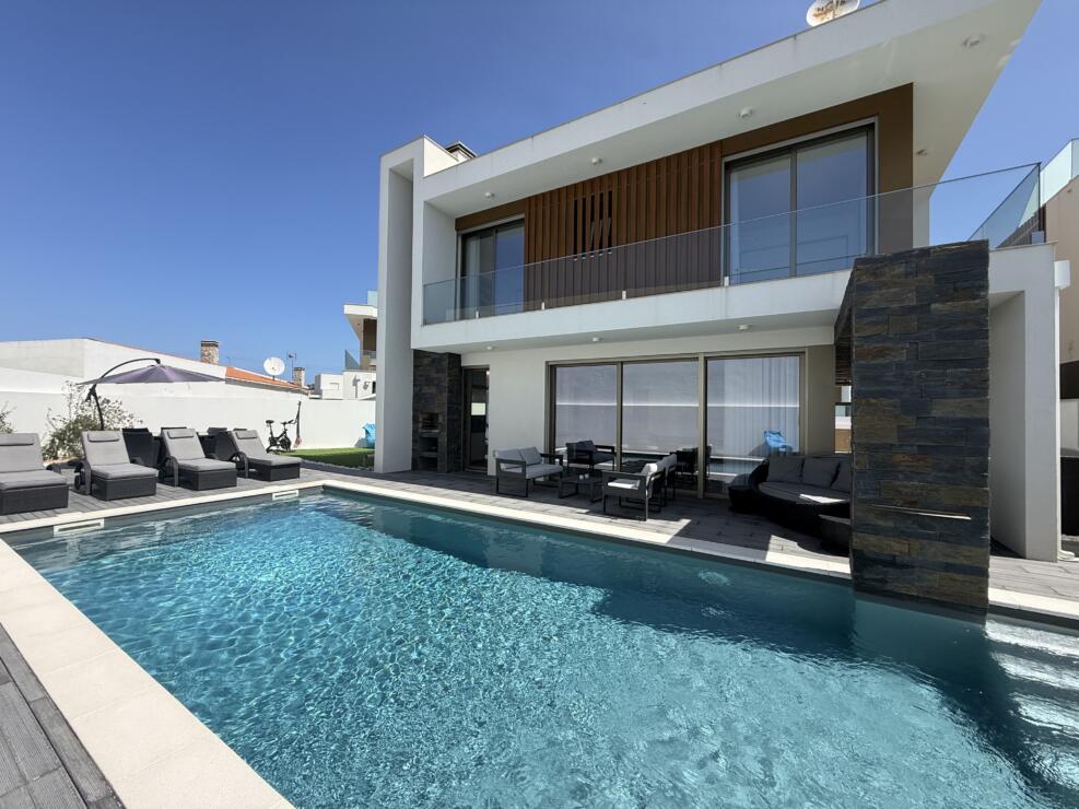 Luxury villa with pool in Salir do Porto