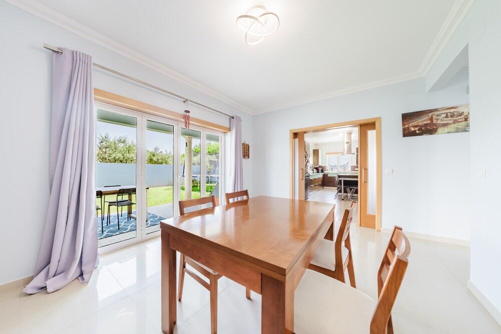 3+1 bedroom villa in Caldas da Rainha