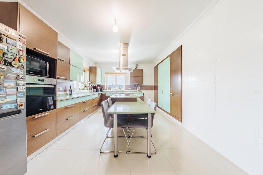 3+1 bedroom villa in Caldas da Rainha