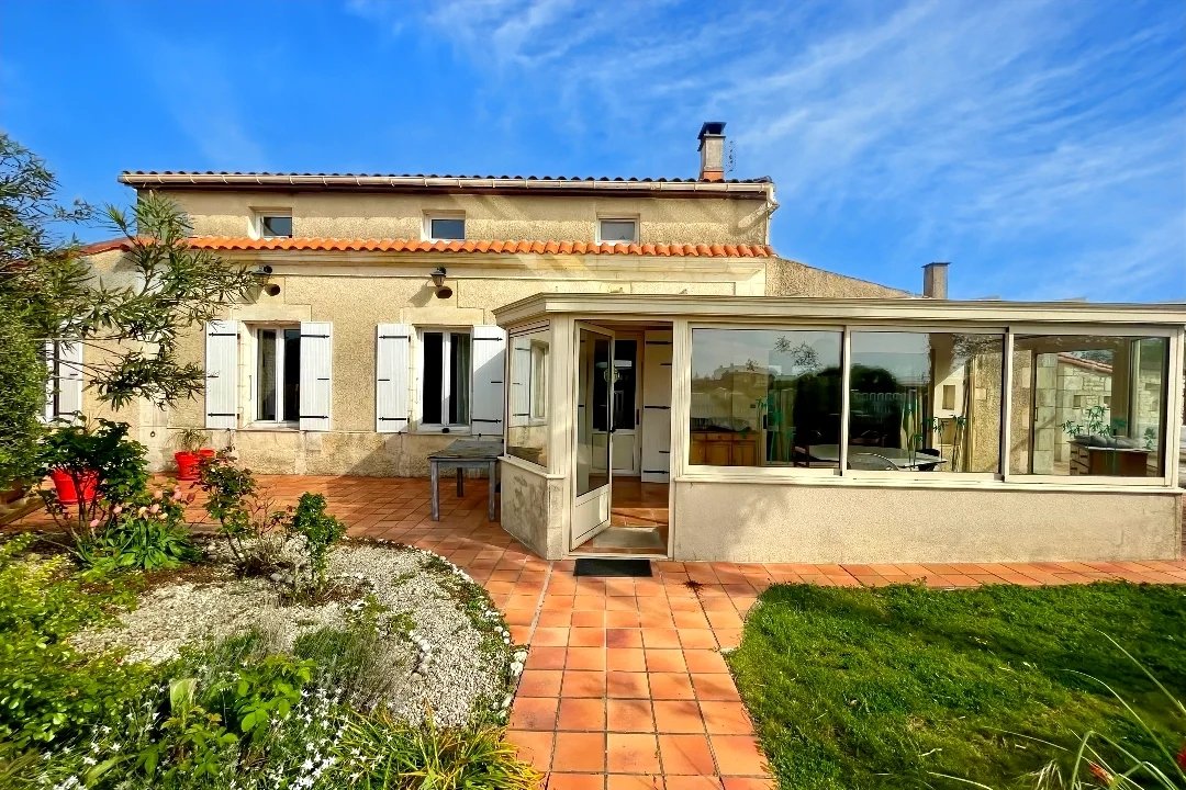 4 bedroom maison de campagne in Trizay, Charente-Maritime, France – 40D15C0E1F9B4498