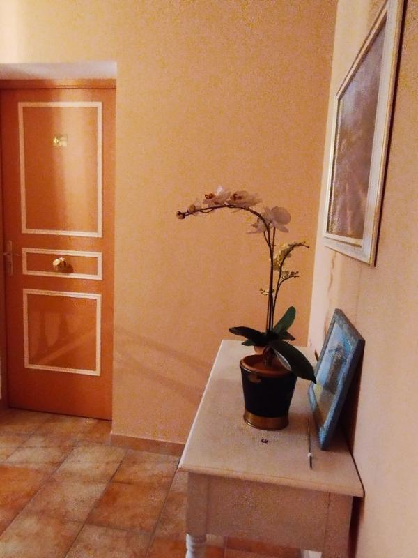 t2 in L’isle Sur La Sorgue, Vaucluse, France – C87A671B467244E6