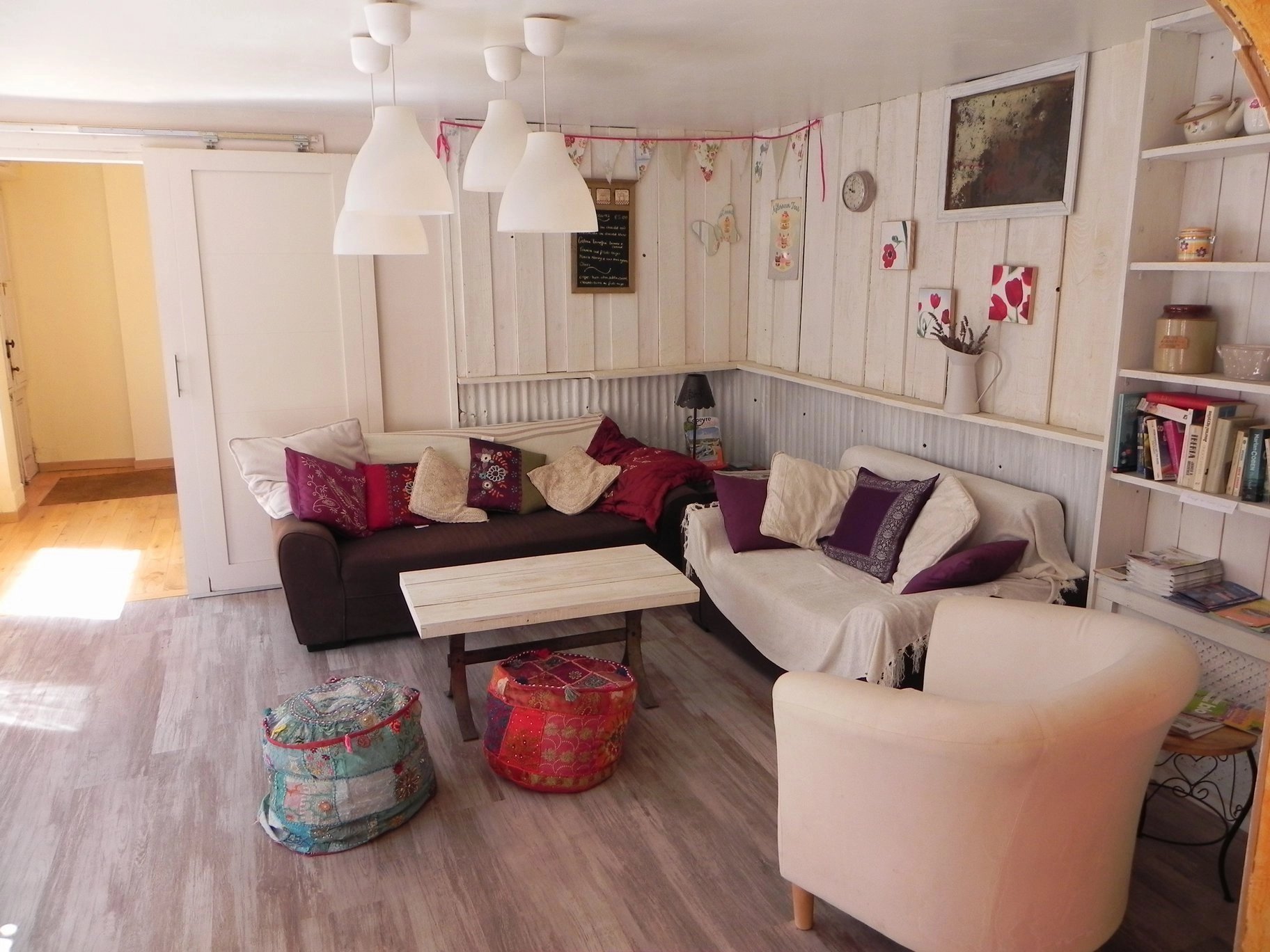 Bar-restaurant with self-contained apartments in very popular area of the Lot, Midi-Pyrénées – France – BVI76657