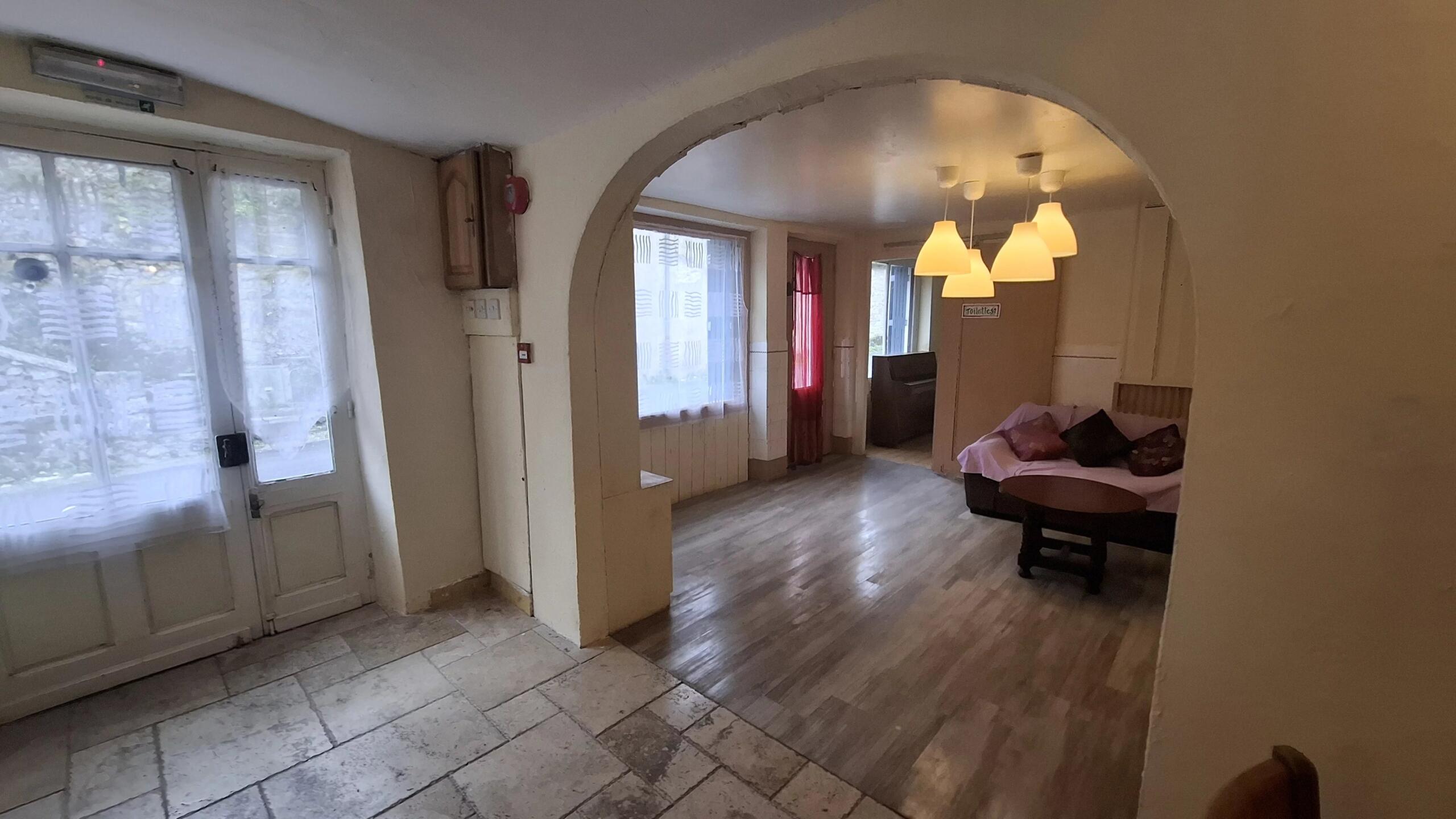 Bar-restaurant with self-contained apartments in very popular area of the Lot, Midi-Pyrénées – France – BVI76657