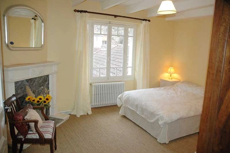 Bar-restaurant with self-contained apartments in very popular area of the Lot, Midi-Pyrénées – France – BVI76657