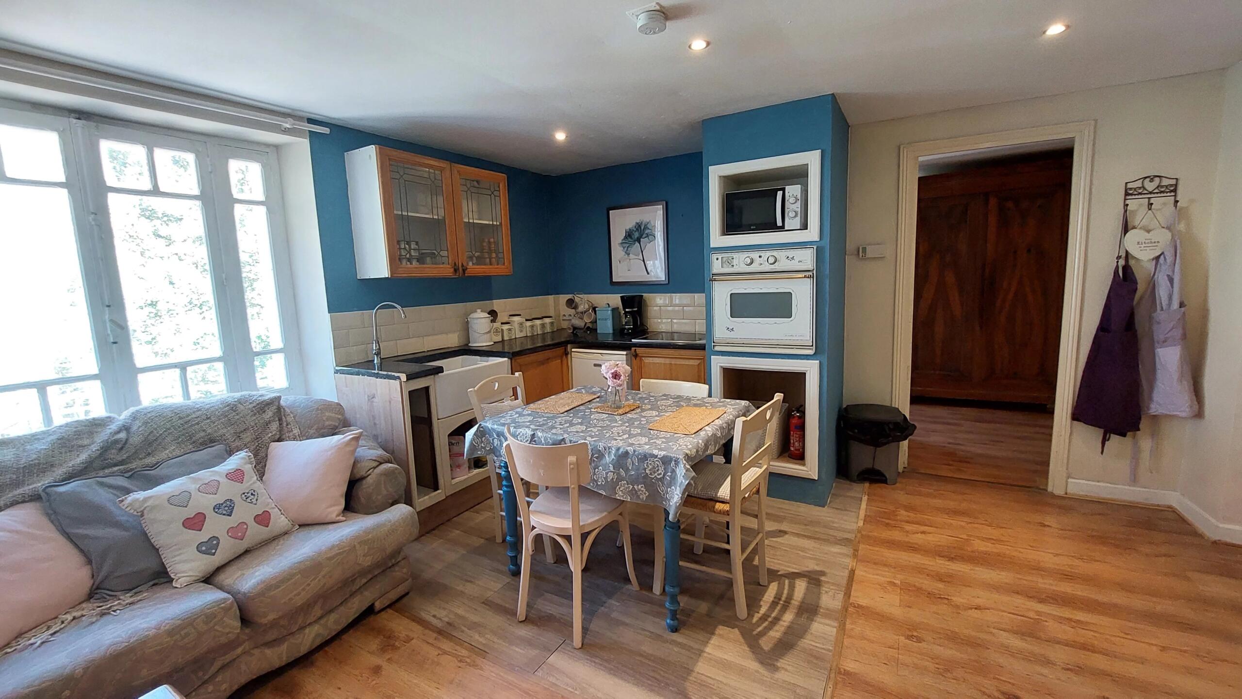 Bar-restaurant with self-contained apartments in very popular area of the Lot, Midi-Pyrénées – France – BVI76657