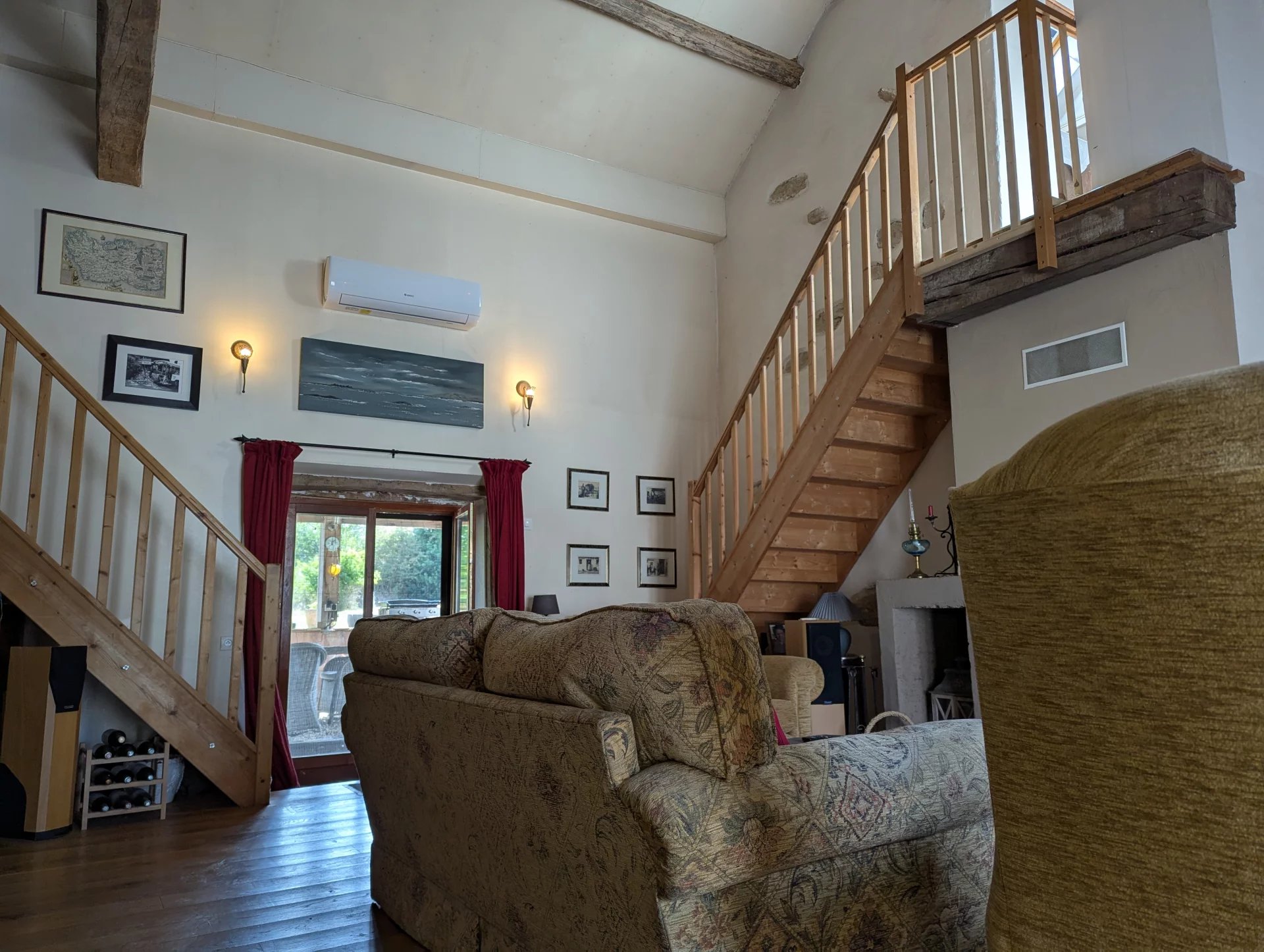 Delightful character property with pool in the Vienne, Poitou-Charentes – France – BVI81795