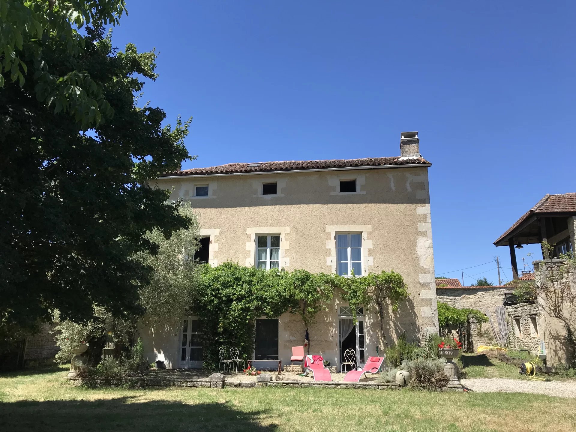 Large countryside property, Poitou-Charentes – France – BVI65778