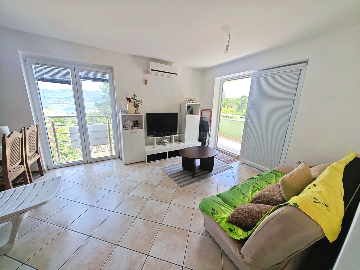 2 bedroom apartment in Dobrinj, Croatia – 103461