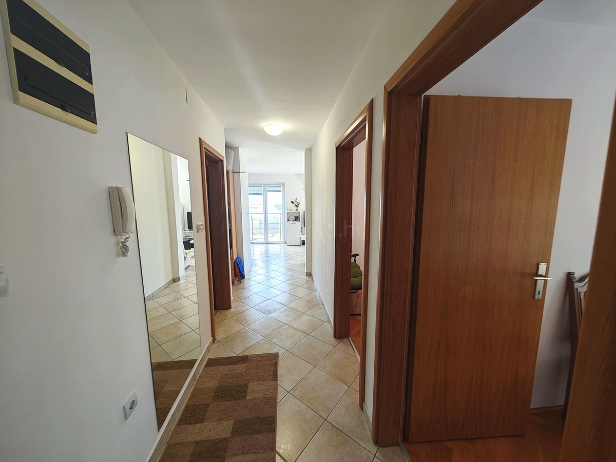 2 bedroom apartment in Dobrinj, Croatia – 103461