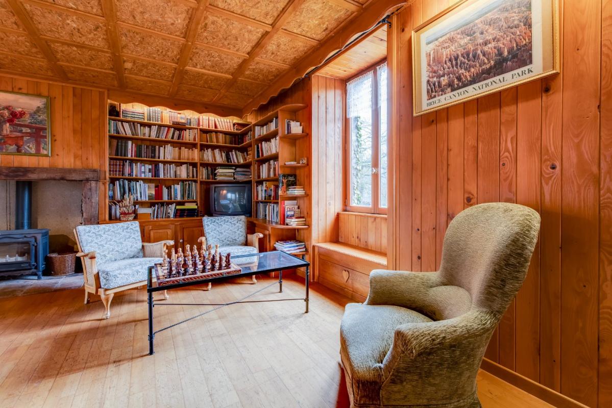 8 bedroom maison in Naucelles, Cantal, France – EE3E090552C0457C