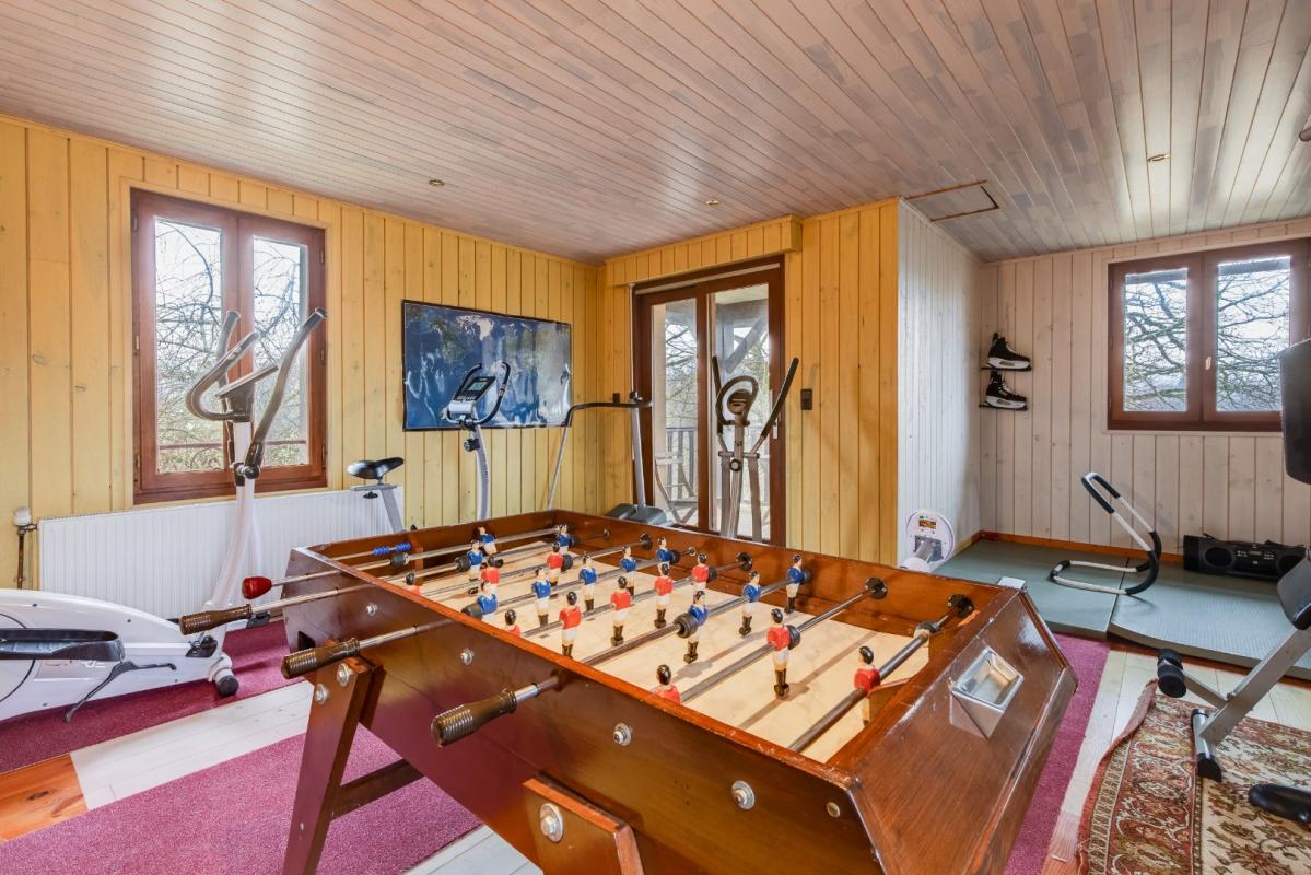 8 bedroom maison in Naucelles, Cantal, France – EE3E090552C0457C