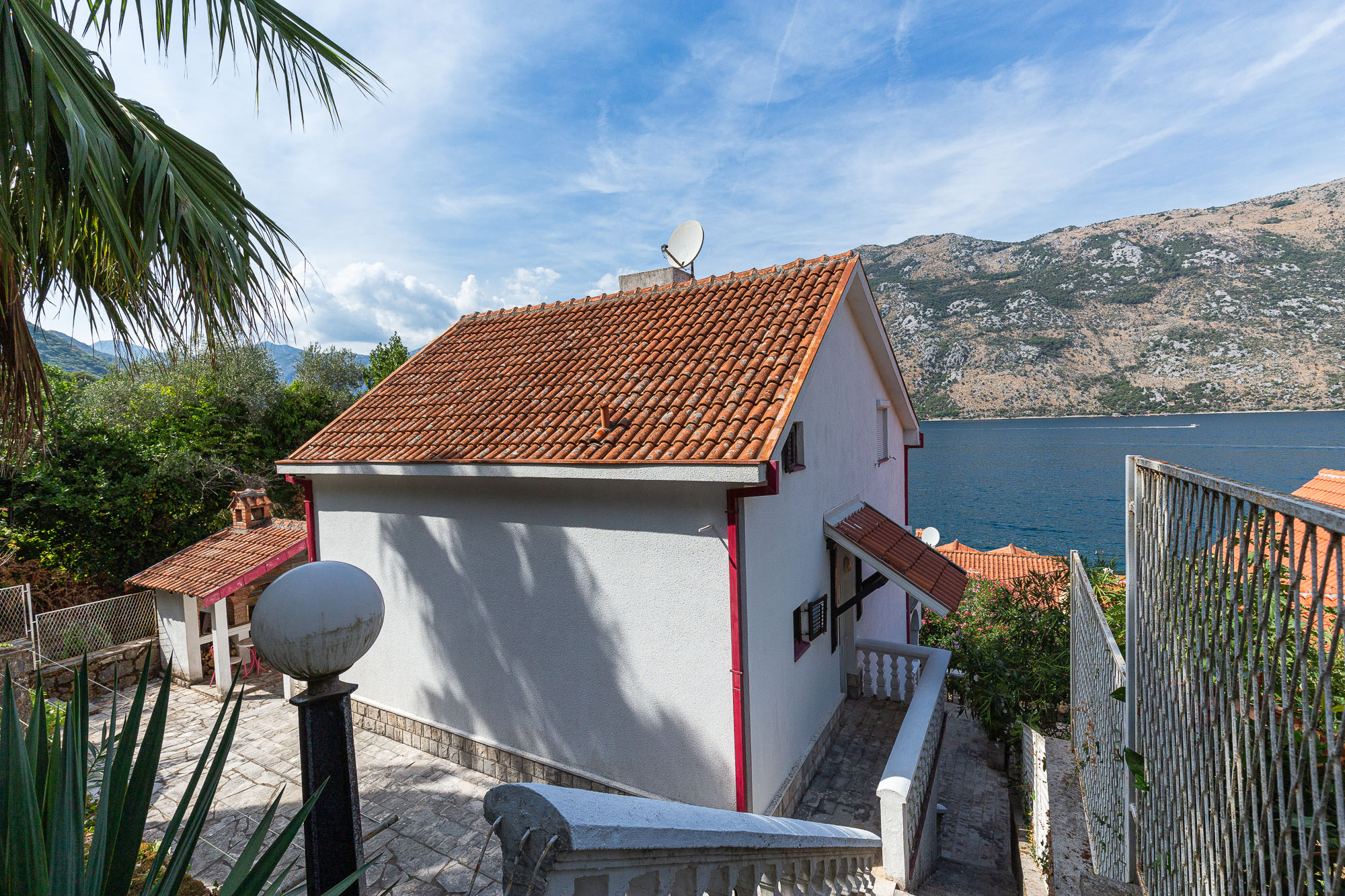 6 bedroom House in Stoliv, Montenegro – CMM53152