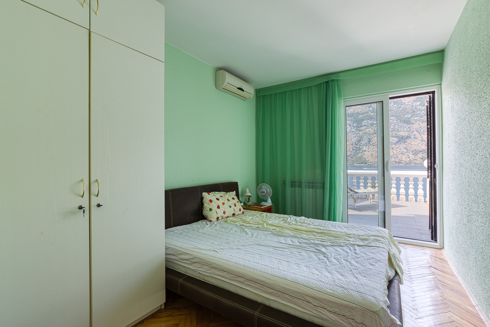 6 bedroom House in Stoliv, Montenegro – CMM53152