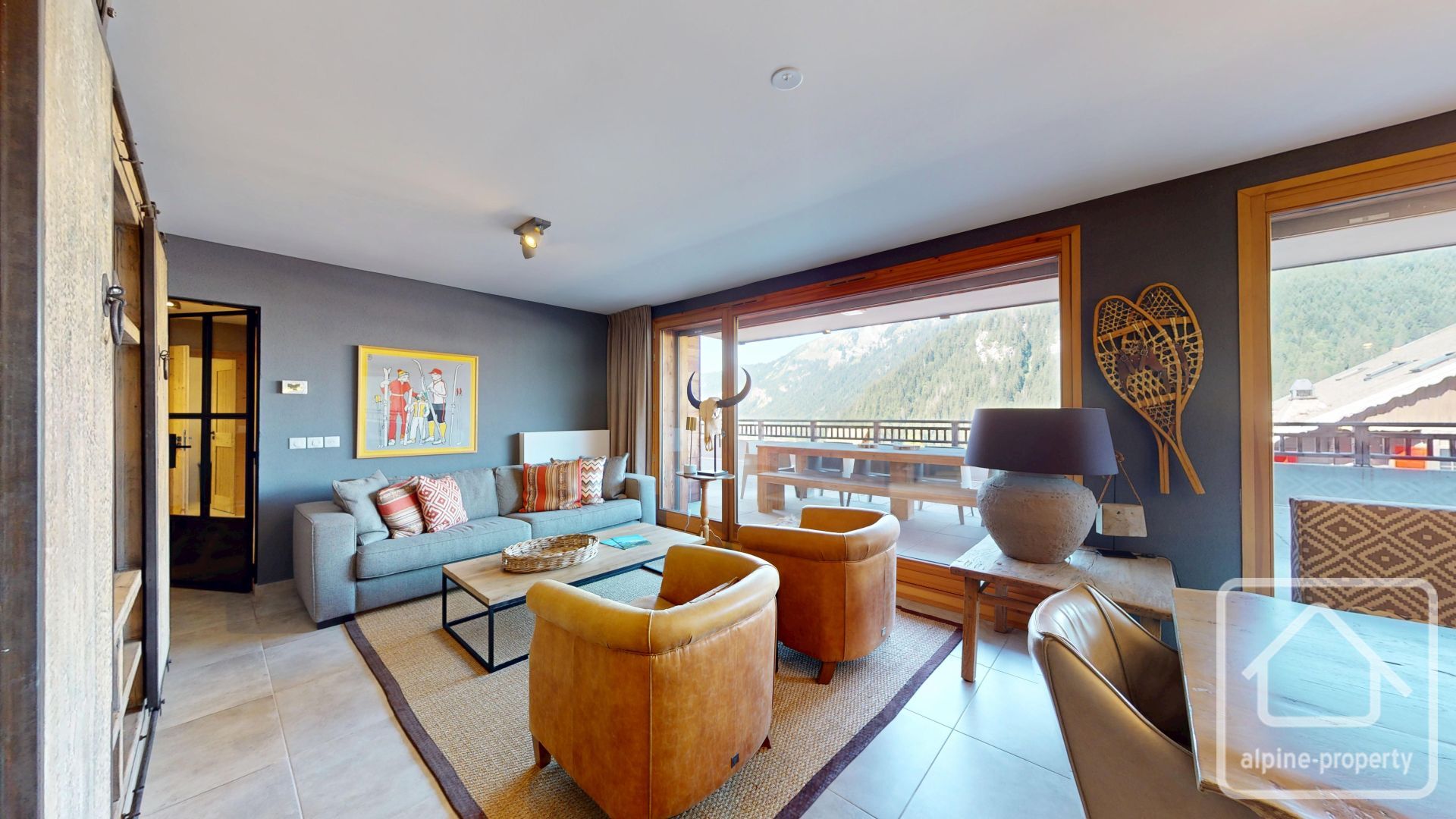 A Stunning, Modern And Spacious Apartment Located Close To The Centre Of The Village. – APPTMONTROYAL